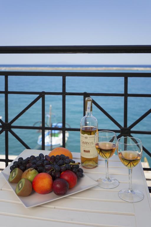 Samaina Port Hotel Karlovassi Dış mekan fotoğraf